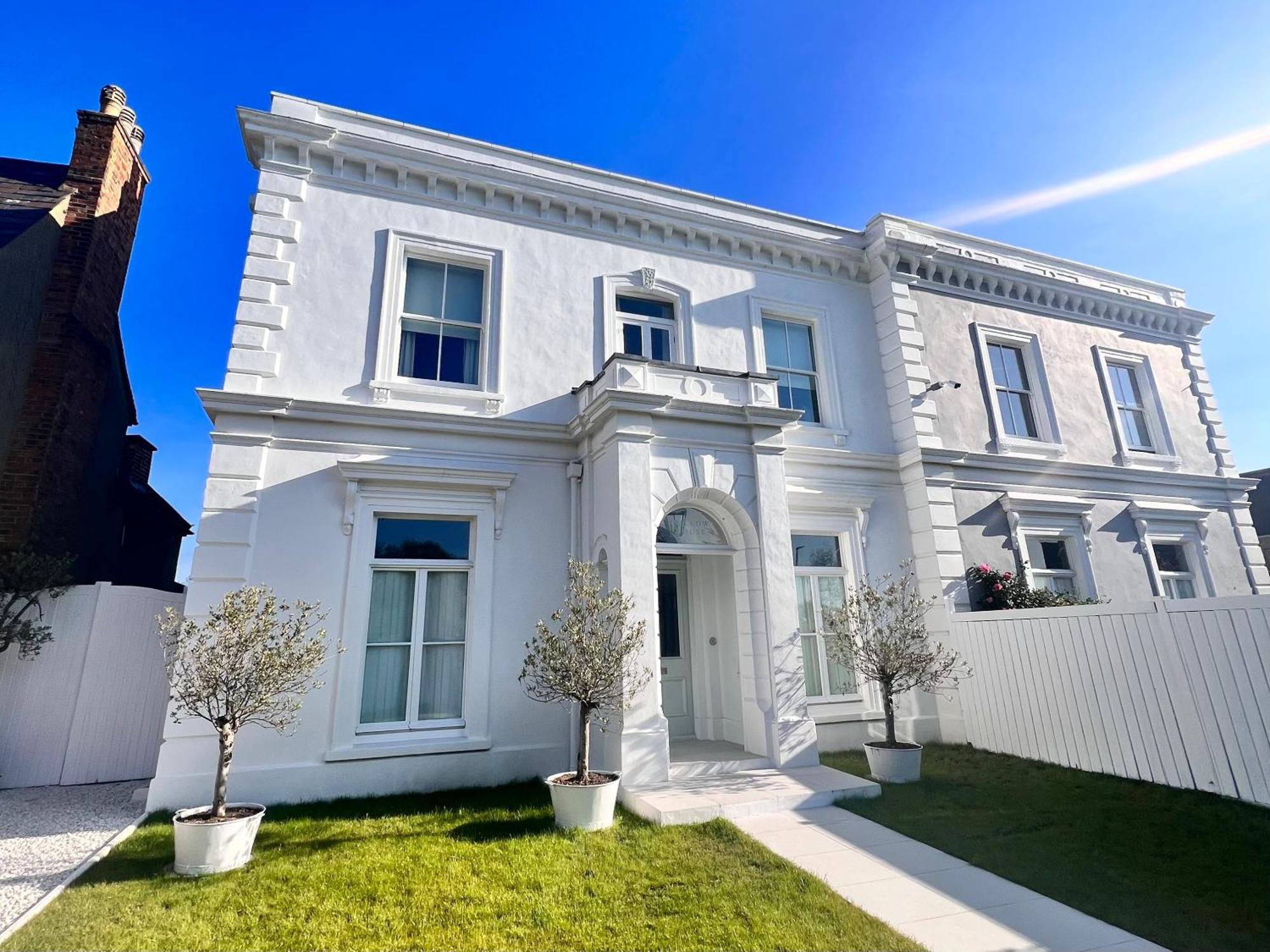 Willow House, Georgian Property In Shepperton Ngoại thất bức ảnh